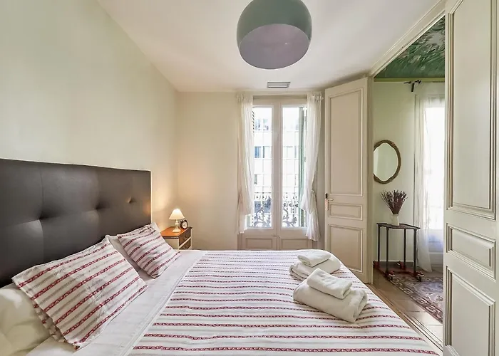 Belvilla By Oyo Rambla Paris * バルセロナ